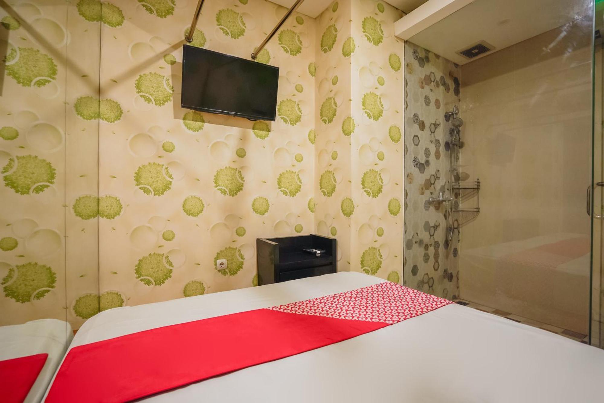 Super Oyo Capital O 92633 Spring Hotel Gubeng 泗水 外观 照片