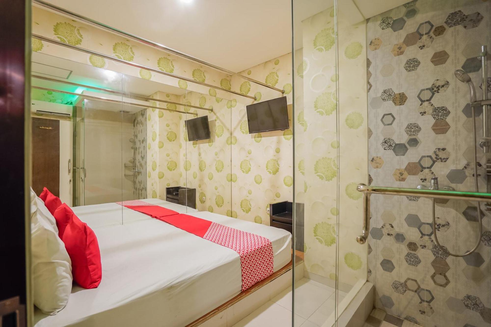 Super Oyo Capital O 92633 Spring Hotel Gubeng 泗水 外观 照片
